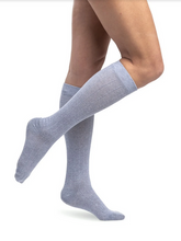 Load image into Gallery viewer, Sigvaris Linen Compressions Socks Blue
