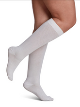 Load image into Gallery viewer, Sigvaris Casual Cotton Compression Socks White Women's