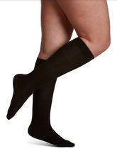 Load image into Gallery viewer, Sigvaris Casual Cotton Compression Socks Black Womens