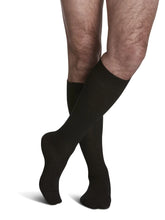 Load image into Gallery viewer, Sigvaris Traveno Compression Socks - Black
