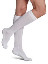 Load image into Gallery viewer, Eversoft Diabetic Compression Socks White