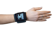 Load image into Gallery viewer, TRAINERS CHOICE l ADJUSTABLE COMPRESSION l CARPAL LOCK l SIZE SM
